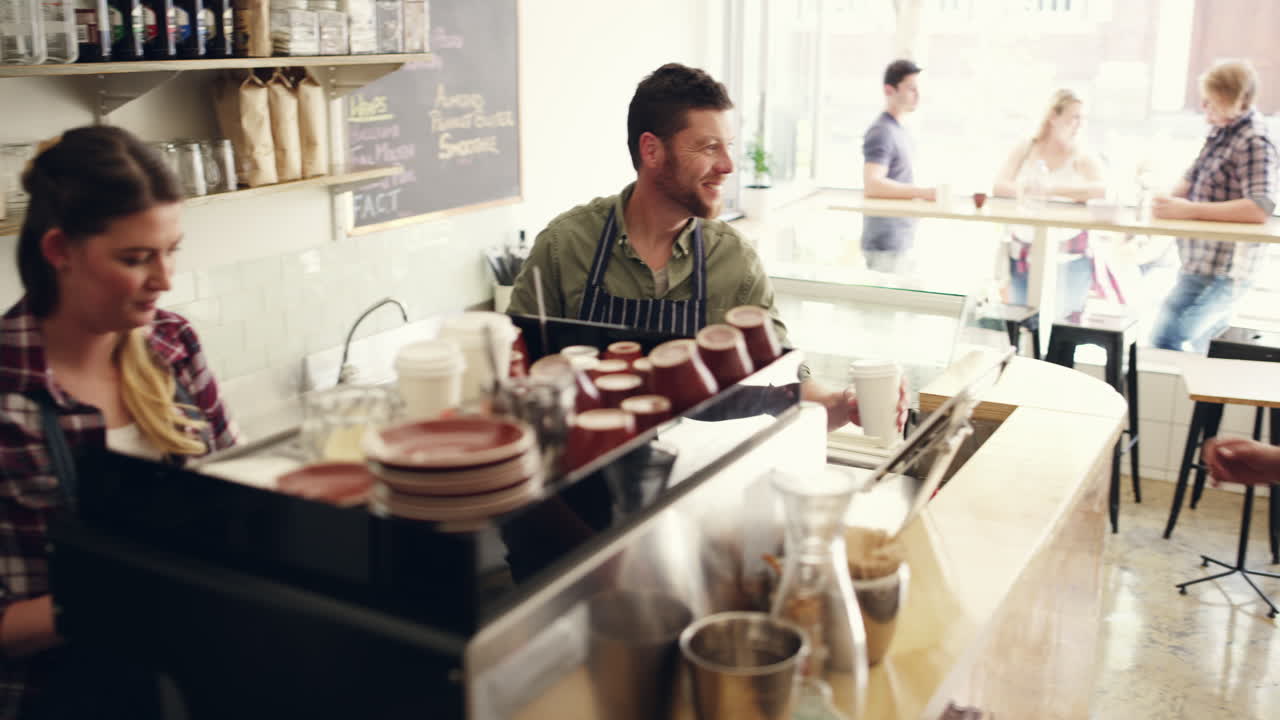 Godetevi il caffè tanto quanto noi ci siamo goduti nel prepararlo.