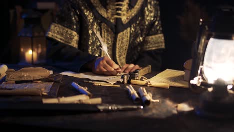 escribir una carta histórica. pluma de marfil, tinta histórica.