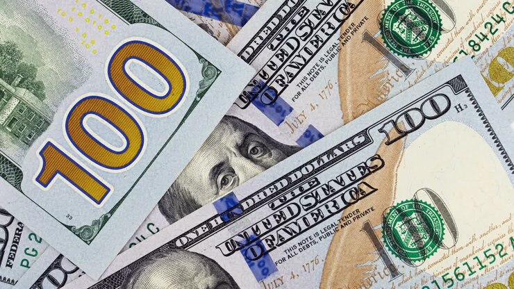 Banconote di euro e dollari USA