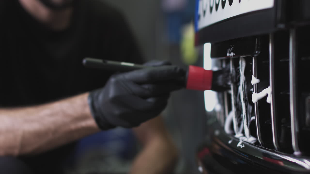 Car Detailing - Cleaning the Front Grill