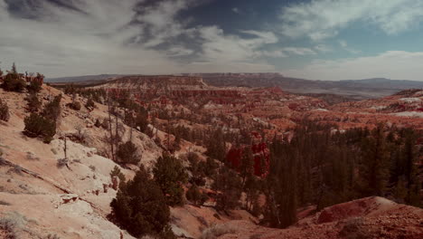 red rock canyon landscape in bryce canyon national park