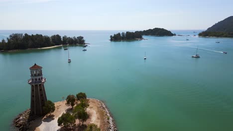 hot-summer-day-seratosa-island-beach-and-boats