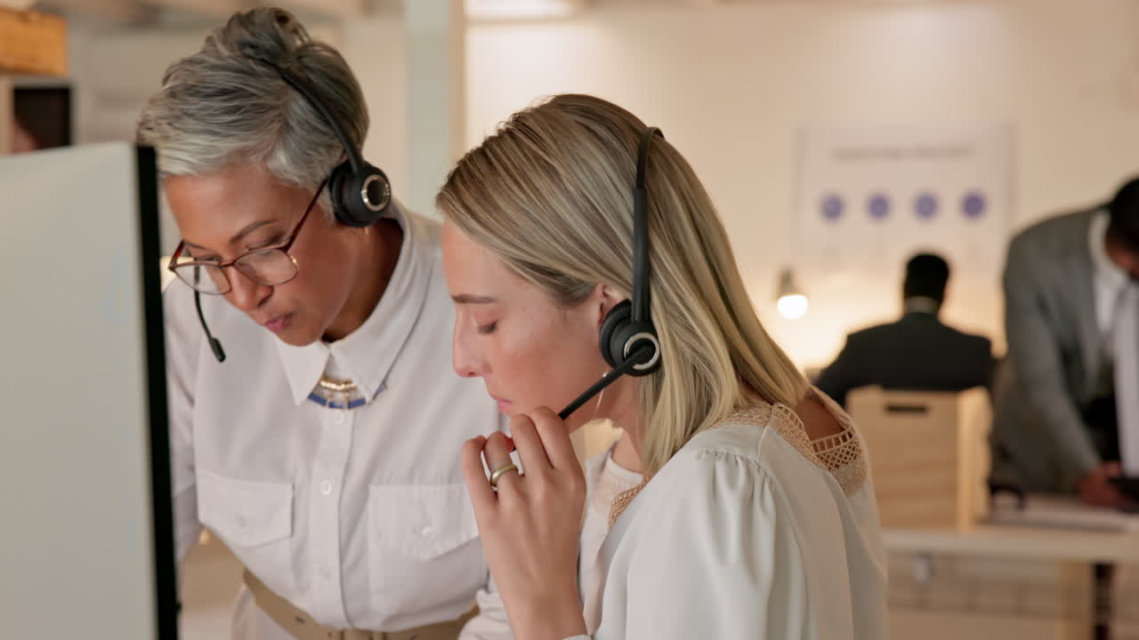 centro de llamadas, mentor y capacitación de mujeres en la oficina