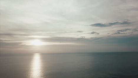 바다 위의 일몰