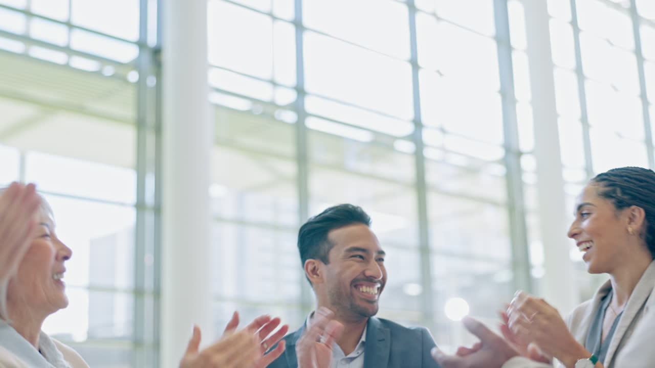 gente de negocios, un buen cinco.