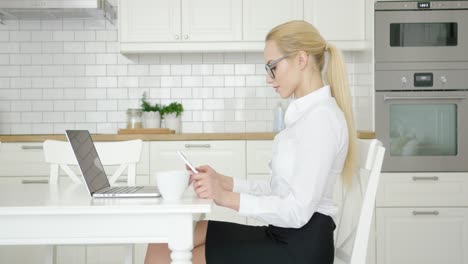 Confident-woman-working-at-home