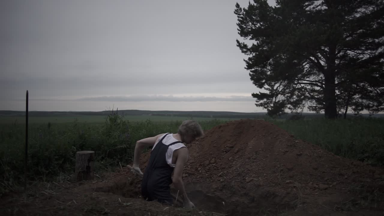 무덤을 파는 것