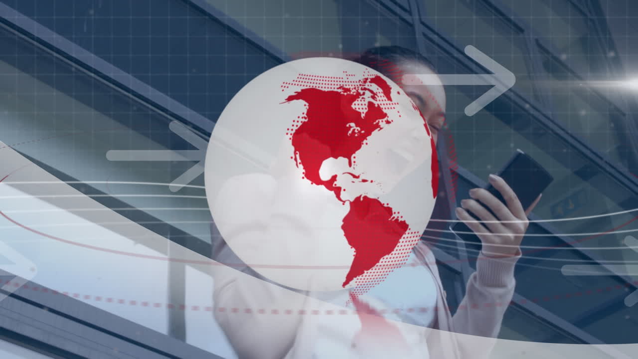 animación de globo rojo y blanco y flechas, sobre una mujer de negocios que celebra usando un teléfono inteligente