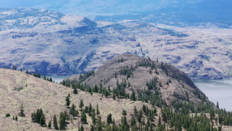 Majestuoso-Acantilado-De-Batalla:-El-Destino-Panorámico-De-Kamloops