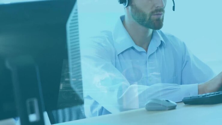 Animazione dell'elaborazione di dati finanziari su un uomo d'affari che lavora in ufficio