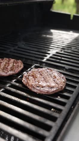 grilling burgers