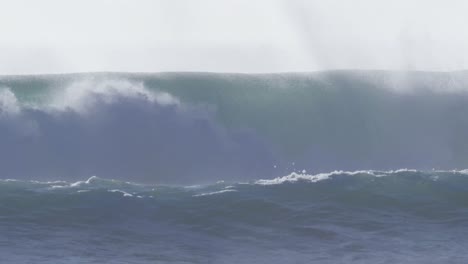 Vista-De-Las-Olas-En-La-Orilla-Del-Mar