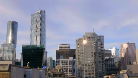 Trump-Tower-Y-Rascacielos-De-Shangri-la-Que-Se-Elevan-Sobre-El-Centro-De-Vancouver