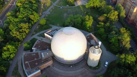 Zeiss-Planetarium,-elongated-park-at-the-S-Bahn-tracks