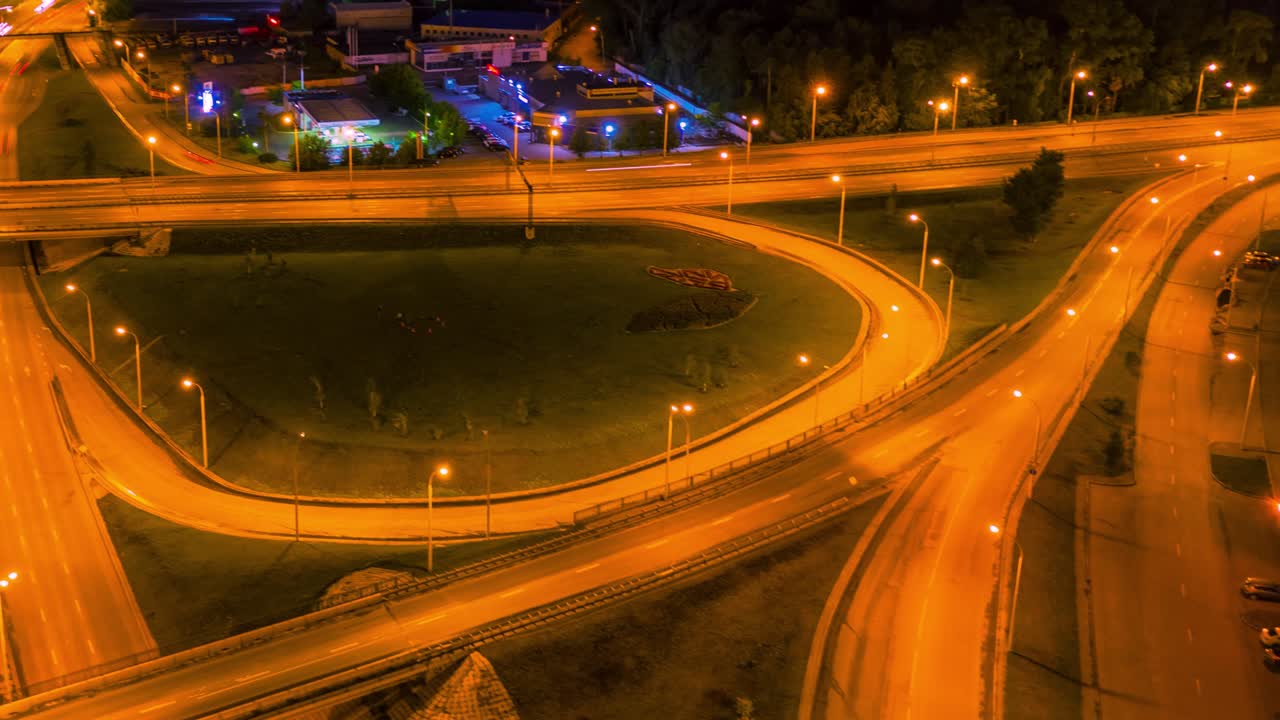 vista superior de la autopista, el tráfico vial una infraestructura importante, el círculo de la carretera rama 5 gratis