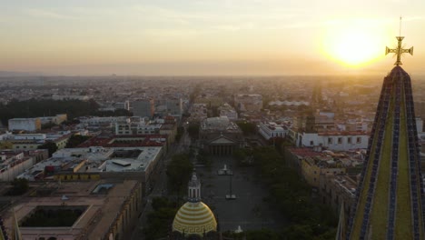 establishing shot of teatro degollado