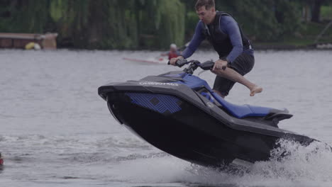 Extreme-motorsport-jet-ski-jump-trick