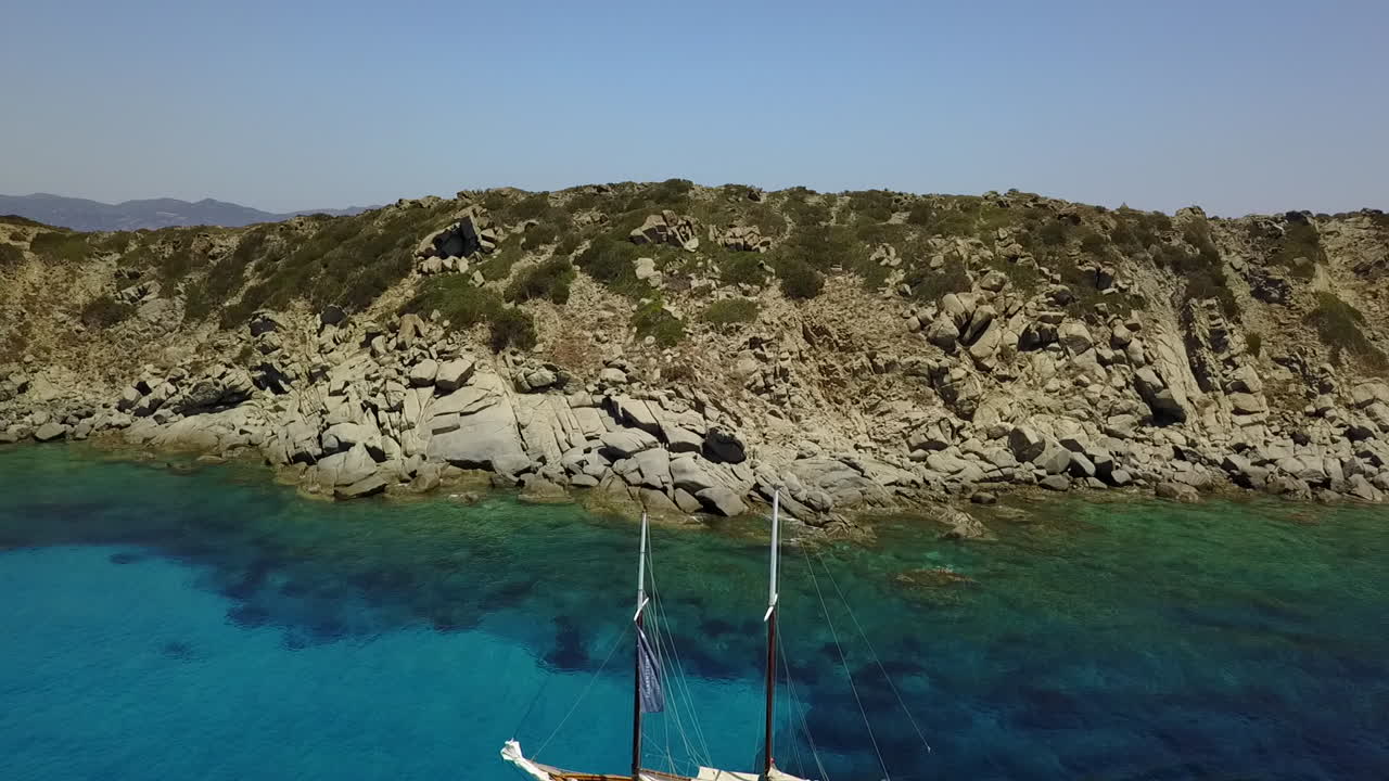 viajes, paisajes y barcos en el océano para cruceros