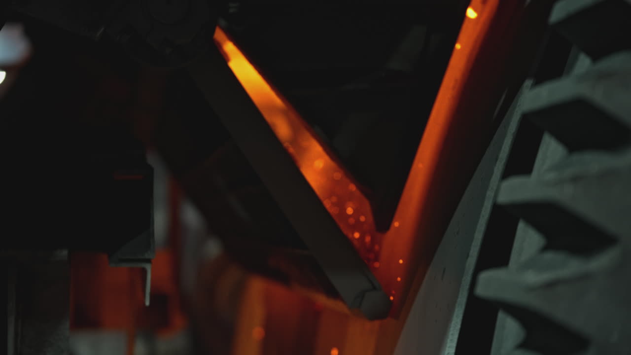 Metallo caldo in fase di saldatura o riparazione