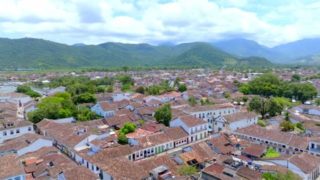 Paraty,-Rio-De-Janeiro-Rj,-Brasil,-Orbital,-Imágenes-De-Drones,-Puerto-Artesanal-De-Barcos