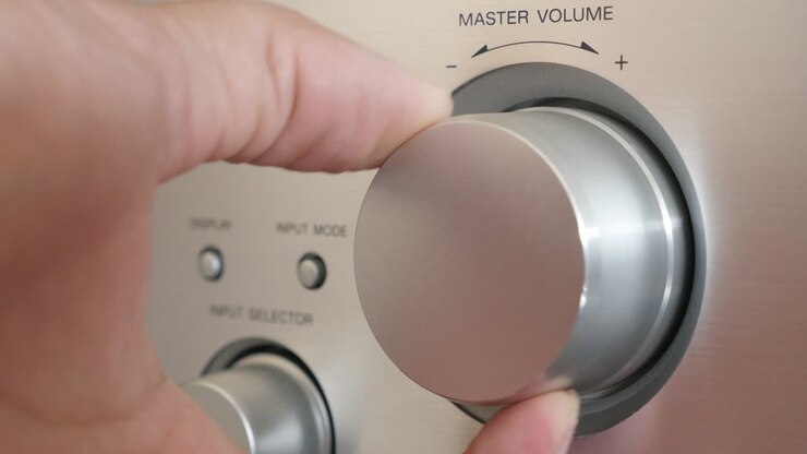 Higher volume setting on wheel dial close-up 4K