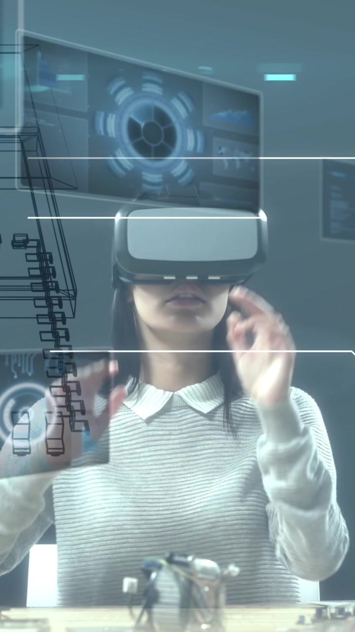 Animazione di elaborazione dati su donna caucasica che usa un visore VR.