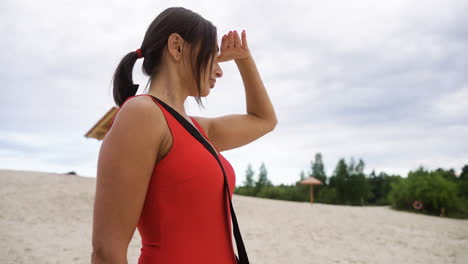 Rettungsschwimmer-Am-Strand