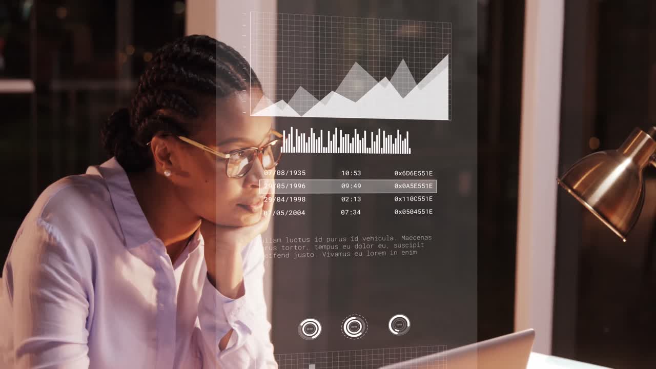animación del procesamiento de datos estadísticos sobre una mujer de negocios afroamericana en el cargo