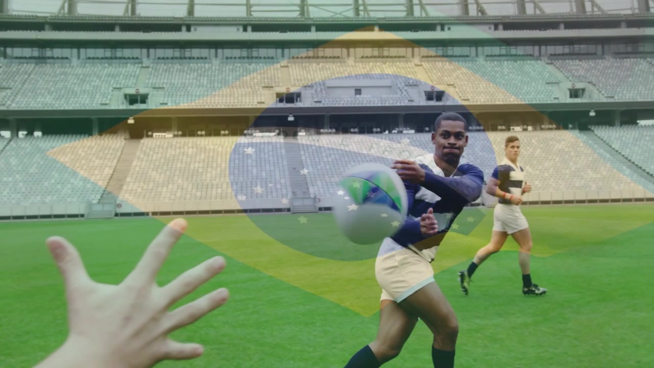 Giocatori di rugby che si passano la palla sul campo nello stadio
