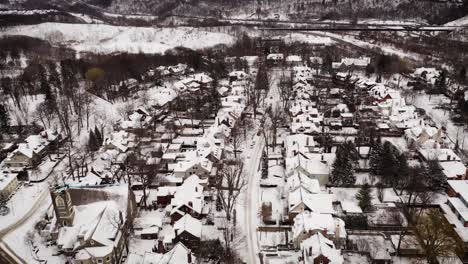 snowy neighbourhood streets near lawrence park, toronto