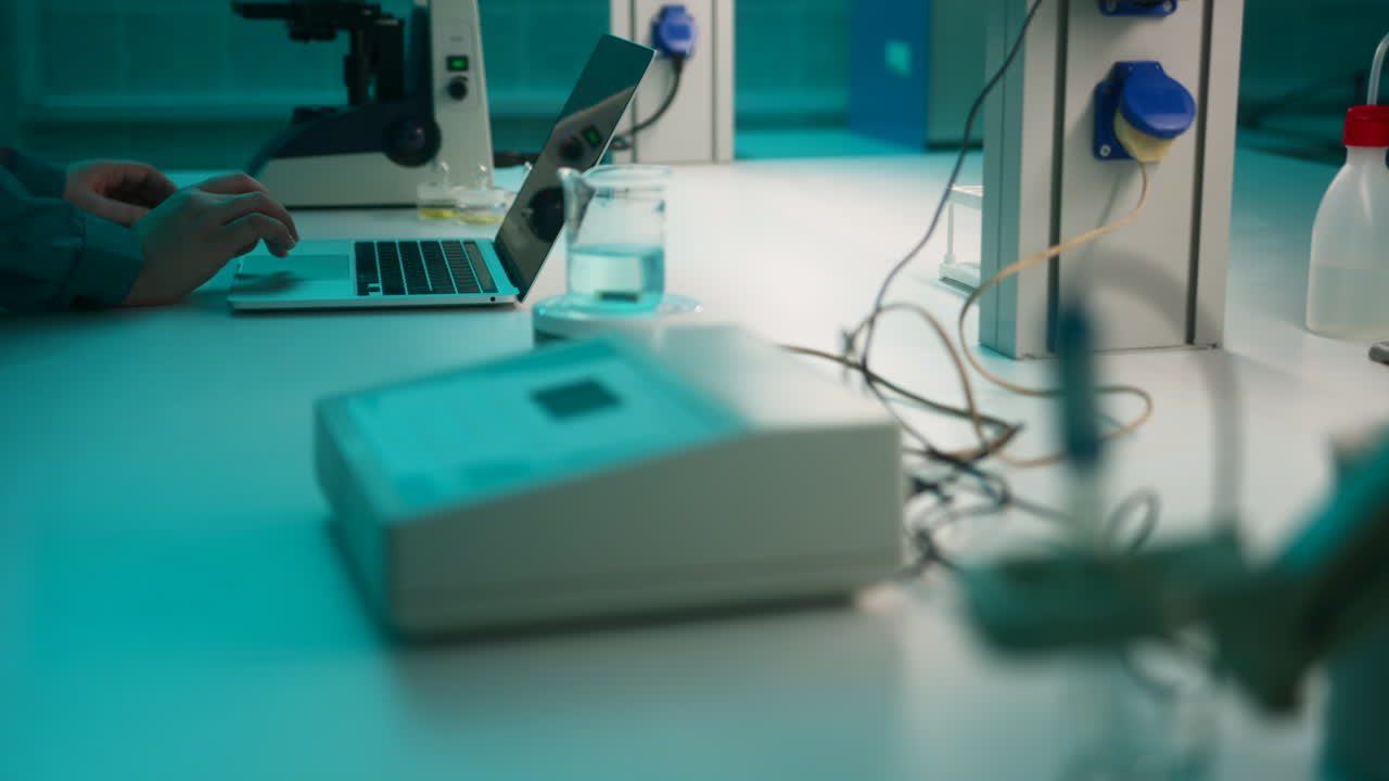 Scientist working in a laboratory