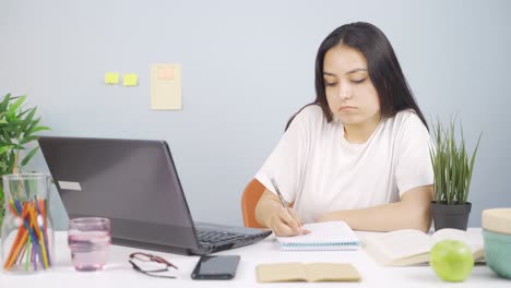 Porträt-Einer-Nerdigen-Studentin.