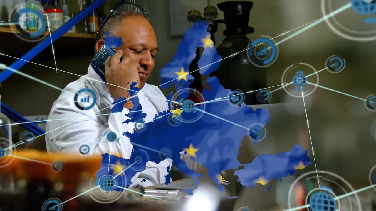 Animazione di icone di computer connesse da linee e mappe su uno scienziato asiatico che parla al telefono