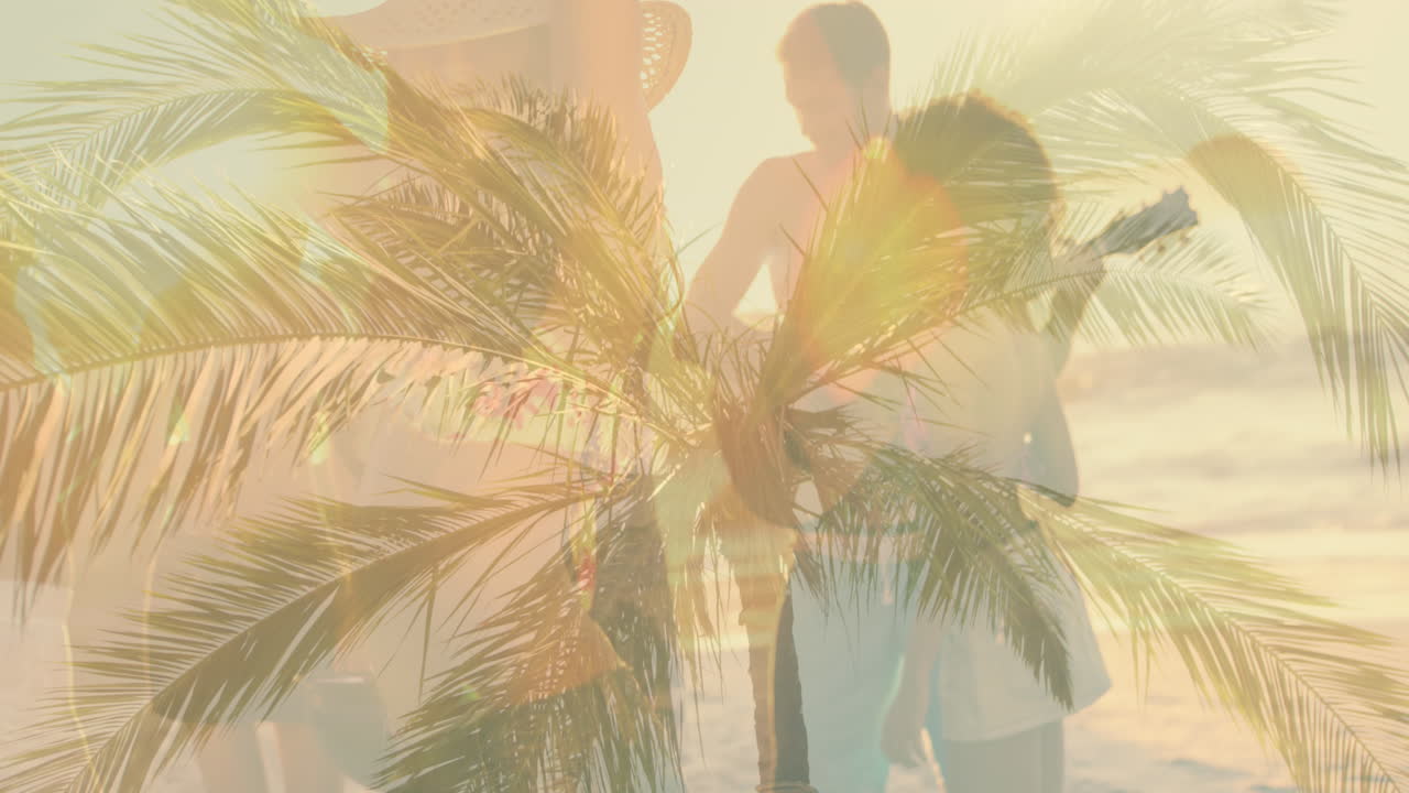 해변 에서 다양한 사람 들 위 에 있는  ⁇  나무 들 의 애니메이션