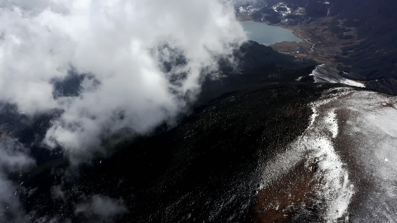 공중: 리장 윈난성 중국의 옥룡산