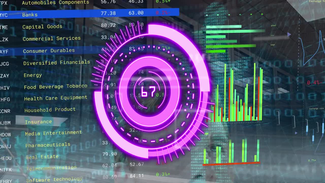 네온 보라색 둥근 스캐너의 애니메이션과 컴퓨터 서버 방에 대한 데이터 처리