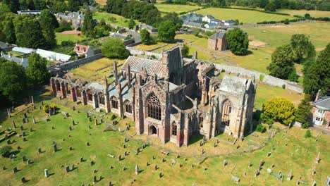 Melrose-Abbey-in-the-Scottish-Borders,-Scotland