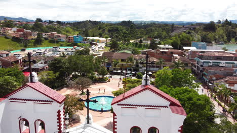 Scenic View of Guatapé and Iglesia de Nuestra Señora del Carmen – Vibrant Colombian Townscape