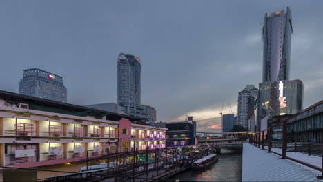 a time lapse of pratunam ferry pier, bangkok