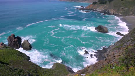 vistas desde la carretera de la costa pacífica de california a principios de la primavera