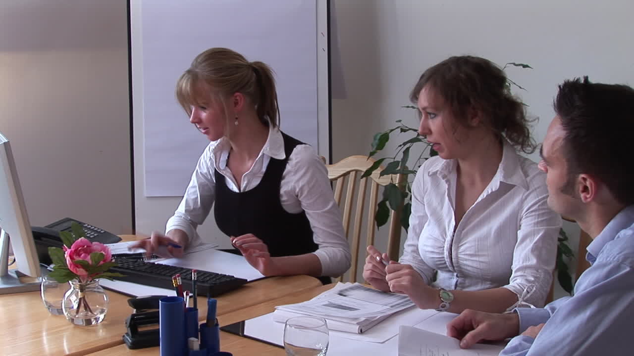 групповое деловое совещание 3