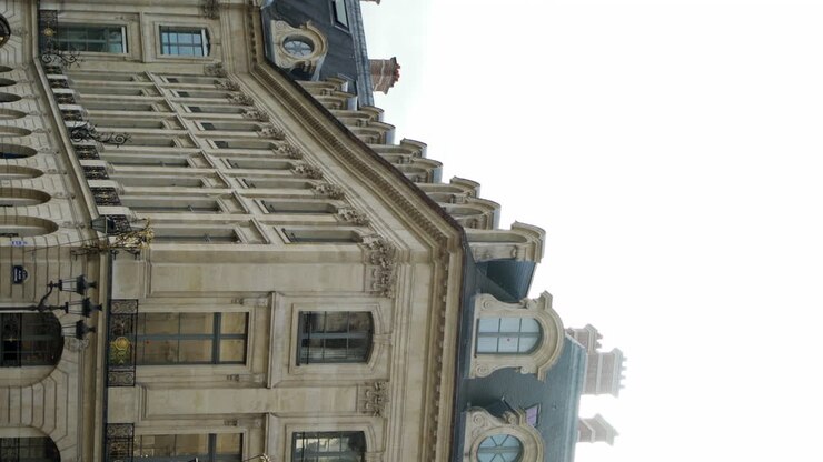 Edificios de la Place Vendôme en París, Francia. VERTICAL.