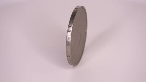 una sola moneda de 5 d-mark de la moneda ya no corriente deutsche mark de alemania.