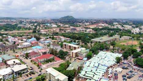 Hermosa-Vista-De-Ariel-De-La-Ciudad-De-Abuja,-Distrito-De-Negocios-De-Nigeria-1