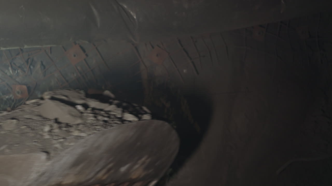 grandes vehículos transportan mineral en el big dipper después de la minería