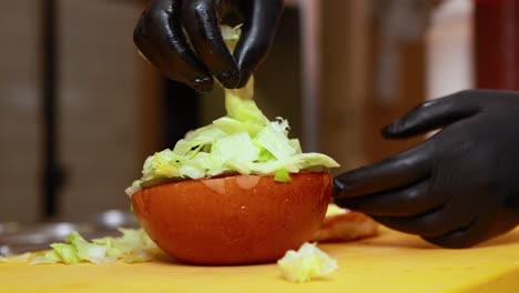 estoy preparando una hamburguesa.