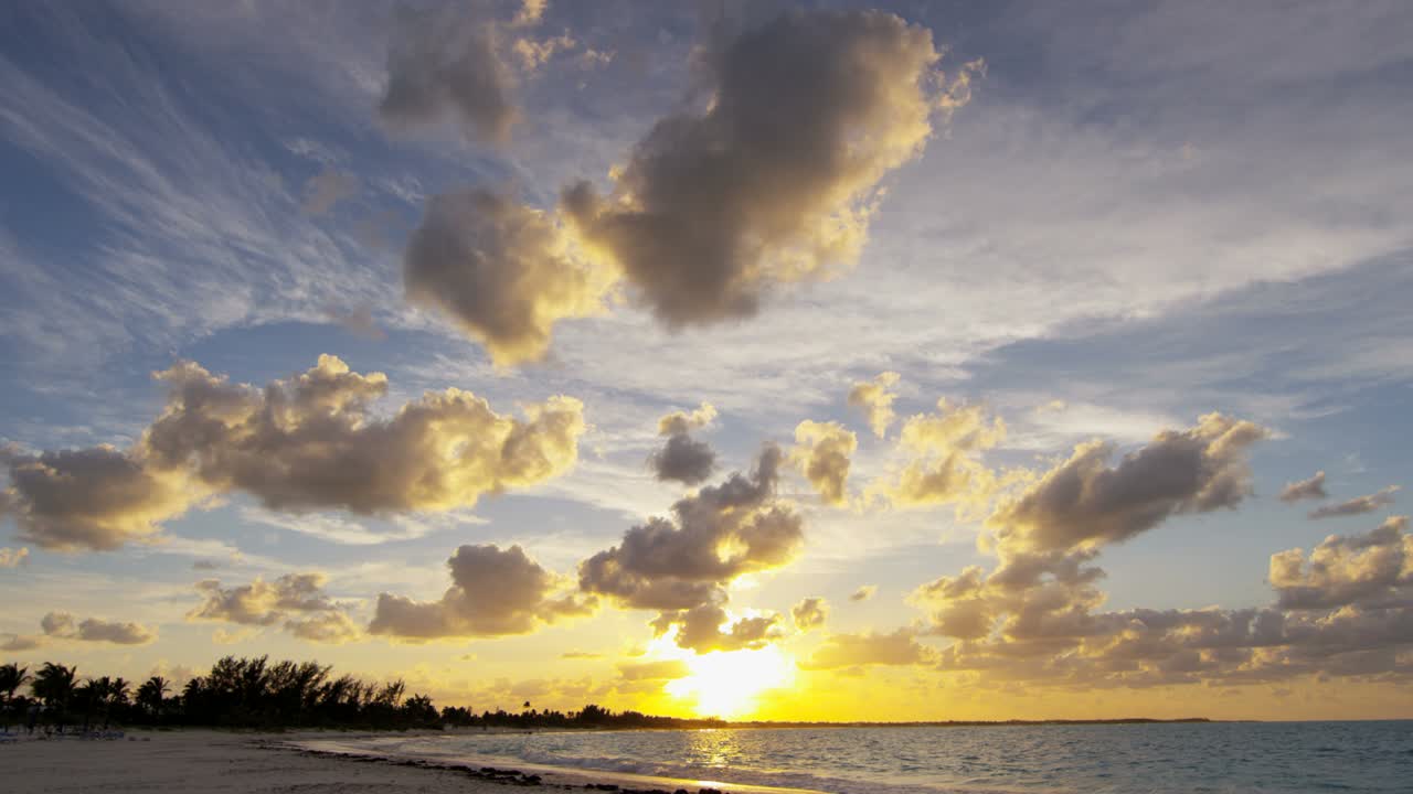 해가 지는 바다의 구름 풍경 카리브해 해변 섬 휴가