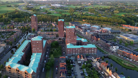 Golden-hour-with-modern-buildings-at-Amersfoort-Vathorst,-The-Netherlands