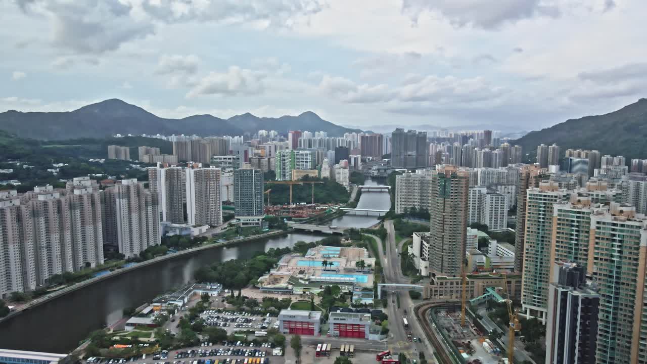 tuen mun desde arriba, vista aérea del río y los edificios, hong kong