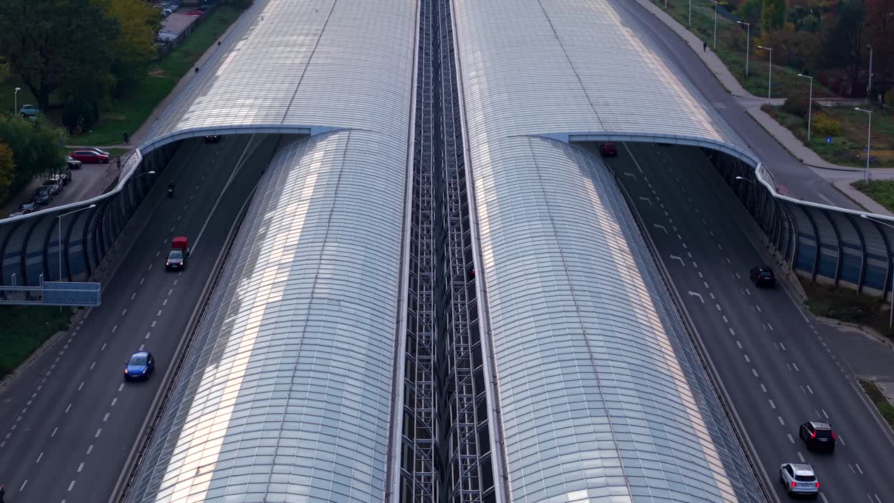 트라사 토룬스카 (s8 고속도로) 와 바르샤바 도시 인프라